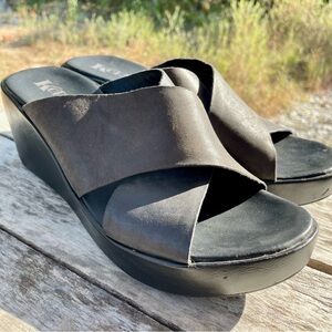 Korks Madera leather wedge sandal